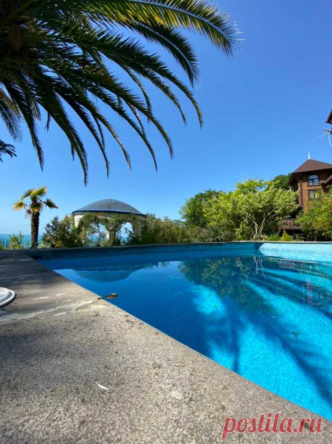 Сдаётся дом с бассейном в Сочи первая береговая линия,300 м от моря.
Аренда от 7 суток.
Возможна аренда на 1-3 месяца по договорной цене.
В доме 7 спальных комнат.
Владимир +79673200099 WhatsApp, Viber, Telegram