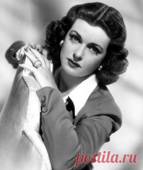 Джоан Беннетт, 27 февраля, 1910
• 7 декабря 1990