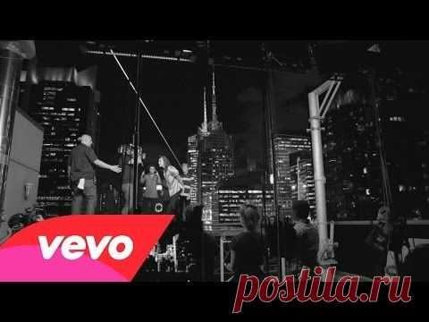 Новый видеоклип поп-группы One Direction — Perfect | KlipoMuz.com