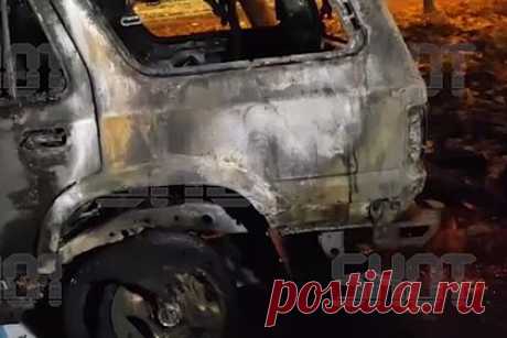 Во дворе многоквартирного дома в Москве произошел взрыв. Во дворе многоквартирного дома в Москве произошел взрыв, сообщает Telegram-канал Shot. Инцидент произошел на Профсоюзной улице. Возле одного из подъездов взорвалась легковая машина, после этого начался пожар, от огня пострадали еще три автомобиля. На первом этаже здания выбило стекла.