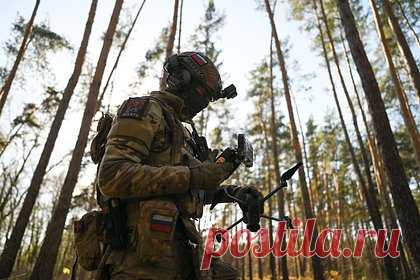 Российские военные распространили листовки с призывом к ВСУ сдаться. Военнослужащие группировки «Днепр» Вооруженных сил (ВС) России со специально оборудованных беспилотников сбрасывают над позициями украинской армии листовки с призывами и алгоритмом сдачи в плен. Благодаря распространению листовок российскими военнослужащими несколько десятков украинских боевиков уже сдались в плен.