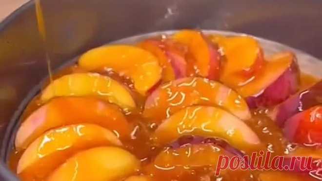 Персиковый пирог с карамелью
