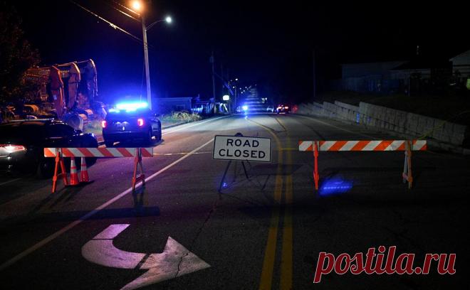 Устроивший стрельбу в штате Мэн угрожал открыть огонь на военной базе. Подозреваемый в стрельбе в Льюистоне в американском штате Мэн Роберт Кард угрожал открыть огонь на военно-тренировочной базе в городе Сако в том же штате.