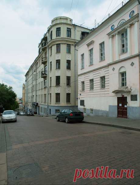 Москва. Спасоглинищевский переулок