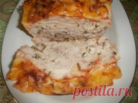 Хлеб из куриного филе для супер-перекуса!
на 100 грамм - 109.31 ккалБ/Ж/У - 16.74/3.25/2.6

Ингредиенты:
Куриное филе 400 г
Яйцо - 1 шт
Лук - 1 шт
Сыр - 75 г (у нас российский)
Помидор - 1 шт
Томатная паста 1-2 ст. л
Зелень - по вкусу
Соль, перец - по вкусу

Приготовление:
Лук порезать кубиком и тушить в водичке. Филе промыть и перемолоть на фарш. Затем перемешать с остывшим луком, яйцом, солью и специями. Порезать половину или чуть больше сыра маленькими кубиками, помидор...