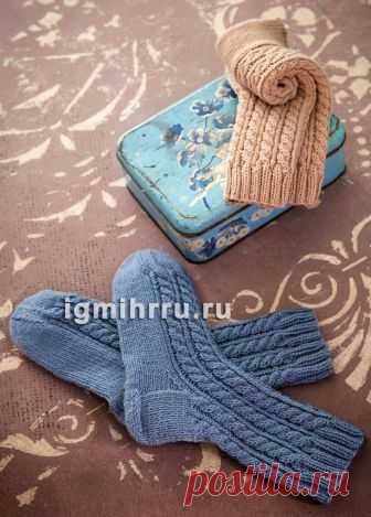 Теплые носки с резинкой и косами. Вязание спицами