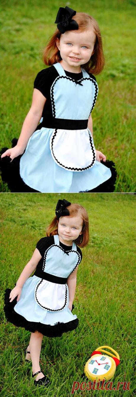 Kids apron Alice in Wonderland kids apron от loverdoversclothing