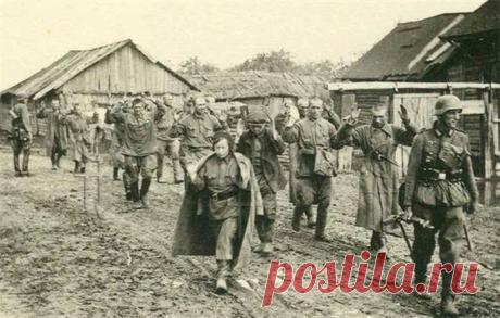 Почему Красная Армия проиграла вермахту начало войны на самом деле Историки и военачальники Великой Отечественной войны практически единодушны во мнении, что наиболее существенным просчетом, предопределившим трагедию 1941 года стала устаревшая доктрина ведения войны, которой придерживалась Красная Армия.