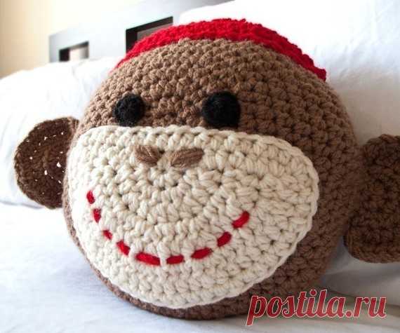 Crochet Sock Monkey Pillow от PeanutButterDynamite на Etsy
