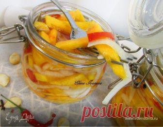 Маринованная тыква. Ингредиенты: вода, лук репчатый, чеснок Хочу предложить кисло-сладкую, пряную маринованную тыкву. Очень вкусная закуска, которая разнообразит и украсит постный стол! Можно подавать как самостоятельное блюдо, а можно добавлять в салаты или выпечку. У нас в семье такая тыква не доживает до салатов и выпечки, съедается моментально - так хороша! Маринованная тыква - национальное блюдо эстонцев.