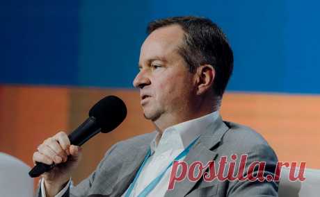 Минфин сообщил о возможности ввести новые меры валютного контроля. Меры позволили бы сдерживать курс рубля, а также ограничить отток капитала через дружественные страны, пояснил замминистра финансов Алексей Моисеев, не уточнив, о каких ограничениях идет речь. ЦБ выступил против новых ограничений