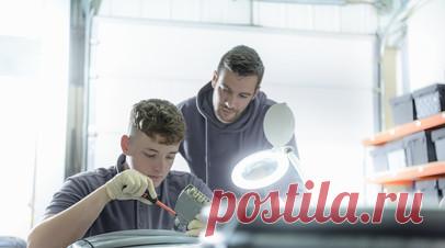 В России уточнят перечень сфер, не подходящих для трудоустройства подростков. Минтруд предложил заменить перечень из 2198 профессий, запрещённых для трудоустройства лиц, не достигших 18 лет, на список из 67 видов работ, чтобы работодатели не обходили запрет сменой названия должности. Проект приказа проходит публичное обсуждение. Читать далее