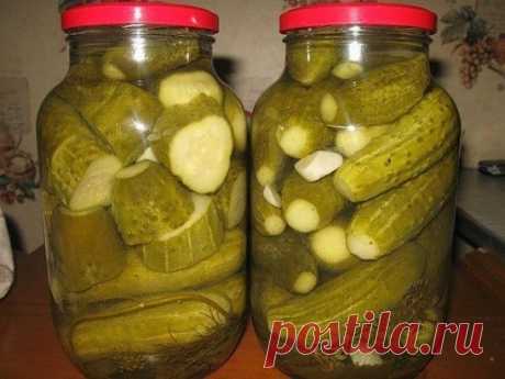 ХРУСТЯЩИЕ ВАРИАНТЫ ОГУРЦОВ НА ЗИМУ
Это НЕОБЫЧНЫЕ и просто ВКУСНЕЙШИЕ Рецепты
1. ВАРИАНТ-ОГУРЦЫ &quot;КАК МАГАЗИННЫЕ&quot;
на 1 литр воды:
- 1,5 ст.ложки соли
- 3 ст.л. сахара
- 10-12 ложек 9% уксуса на 3-х литровую банку.
1. Лавровый лист, душистый перец, гвоздику, репчатый лук (кольцами), укроп уложить на дно банки, далее огурцы.
2. Подготовленные огурцы в банках залить кипятком, остудить до теплого состояния, слить, добавить сахар и соль в расчете на 1 л.воды, вскипятить снова, за...