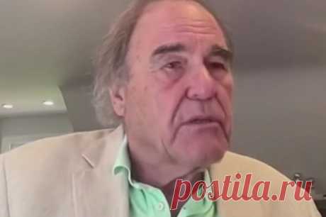 Оливер Стоун пожалел о том, что проголосовал за Байдена. По словам кинорежиссера, пожилой политик не способен управлять сотрудниками американской администрации.