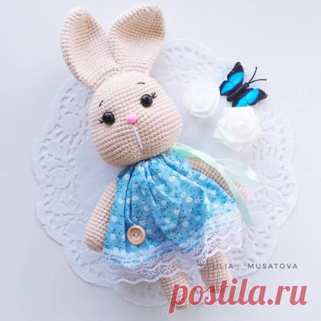 PDF Зайка в платье крючком. FREE crochet pattern; Аmigurumi doll patterns. Амигуруми схемы и описания на русском. Вязаные игрушки и поделки своими руками #amimore - Заяц, зайчик, кролик, зайчонок, зайка, крольчонок, rabbit, hare, bunny, liebre, conejito, coelhinho, lebre, lièvre, lapin, hase, zając. Amigurumi doll pattern free; amigurumi patterns; amigurumi crochet; amigurumi crochet patterns; amigurumi patterns free; amigurumi today.