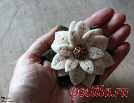 Нежное украшение - брошь из фетра своими руками