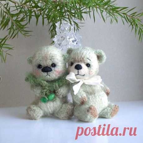 Вот такие Мятные Мишутки получились. Малыши Пухляши!🐻🐻По всем правилам Тедди!😊. #мишкатедди #мишка #мишкитедди #мишутка #малыши #mint #bear #weamiguru #weamigurumi #teddybär #teddybear #teddy🐻
