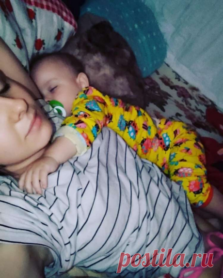 Ученый-педиатр объяснил на пальцах, до скольки лет дети должны спать с родителями — Все для души