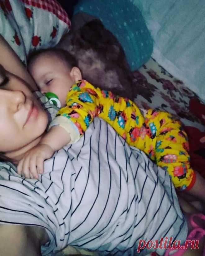 Ученый-педиатр объяснил на пальцах, до скольки лет дети должны спать с родителями — Все для души