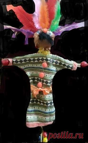 Բարեկենդանի վերջին օրը խելահեղության են հասնում խնջույքները, պարերը, խաղերը: Բոլորը ջանում են ուտել, վերջացնել բոլոր մսեղեն, յուղեղեն, կաթնեղեն կերակրատեսակները: Աղջիկները ճլորթու վերջին ճոճերն են անում, տղաներն էլհրապարակ են դուրս գալիս գլխավոր ձիարշավի, որը պիտի ավարտվի «Ուտիս տատին»
վռնդելու, «Պաս պապին» հրավիրելու ծեսով: