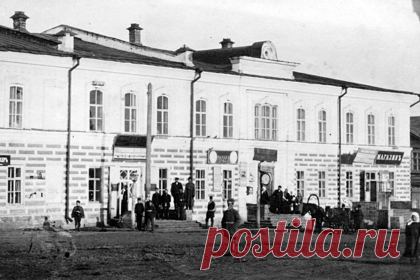 Татарстан выделит 118 миллионов рублей на реставрацию дома помещика. Власти Татарстана решили выделить 118,2 миллиона рублей на реставрацию дома помещика Пасмурова, возведенного в XIX векев Мензелинске. Здание, в котором сейчас располагается районная администрация, планируют отреставрировать к 30 сентября 2022 года, уточняет «Татар Информ».