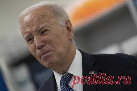 Байден назвал Трампа очевидным мятежником. Президент США Джо Байден назвал своего предшественника Дональда Трампа мятежником, поскольку тот поддержал штурм Конгресса 6 января 2021 года. «Он определенно поддержал мятеж. В этом нет никаких сомнений», — сказал глава Белого дома, отвечая на вопрос журналистов. По его словам, «это очевидно».