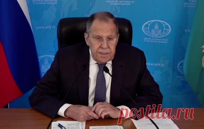 Лавров: РФ не может дать слабину, когда возрождение нацизма стало ценностью ЕС. По словам главы МИД, в отношении действий Украины Россия ничего из Брюсселя не слышит
