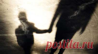 Очевидец взрыва в Красногорске: мальчик держался молодцом и успокаивал свою маму. Один из тренеров красногорского Дворца спорта, куда десятилетний ребёнок, пострадавший в результате взрыва, шёл на тренировку по кикбоксингу, заявил RT, что получивший травмы от взрыва мальчик держался молодцом и сам успокаивал свою маму. Читать далее