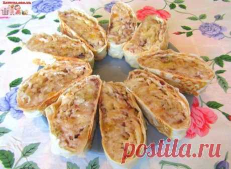 Рулет из лаваша с яблоком и творогом