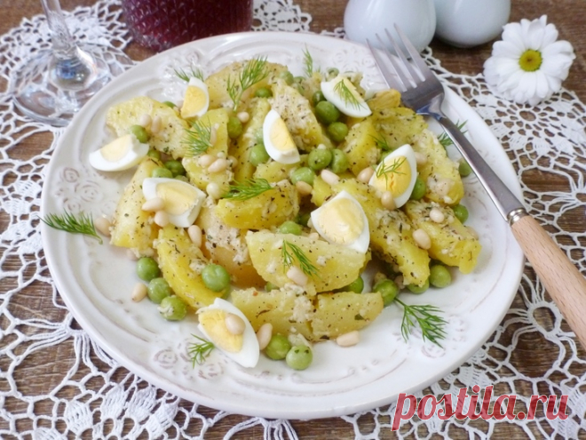 Картофельный салат с кедровыми орешками и сырной заправкой – рецепт с фото на Koolinar.ru