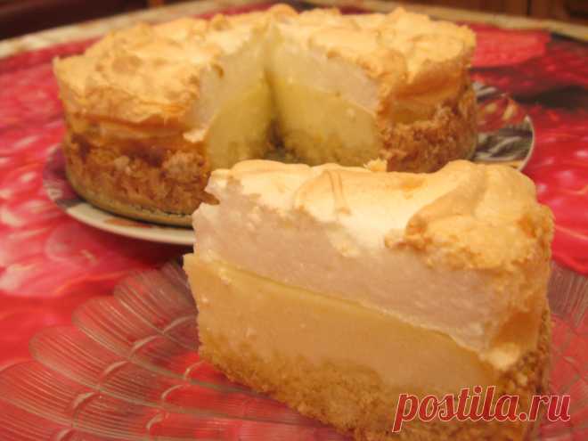 ТВОРОЖНЫЙ #ТОРТ "СЛЁЗЫ АНГЕЛА".
#выпечка  #кулинария  #вкусно 
#рецепт волшебного пирога. Волшебство заключалось в том, что при его полном остывании на поверхности образуются желтенькие капельки-бусинки. За это простой пирог получил красивое название "Слезы ангела".

Ингредиенты: 
Для основы :
1 ст муки
1 ч.л разрыхлителя
80 г масла
2 ст.л сахара
1 яйцо