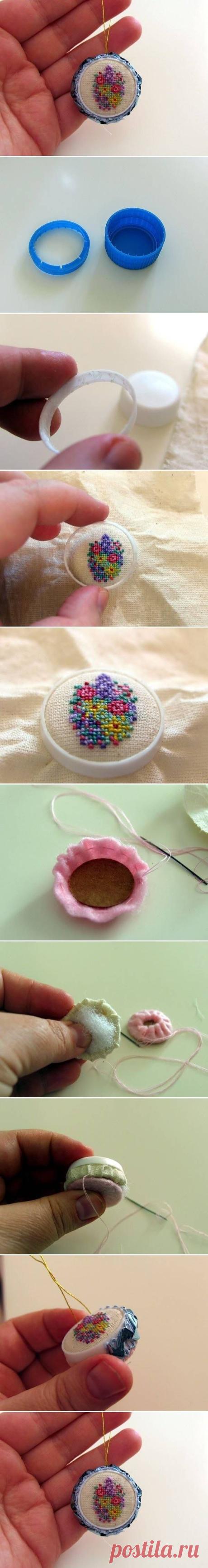 DIY Weaved Bottle Cap Ornament