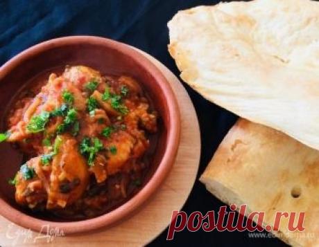 Цыпленок с помидорами и айвой. Ингредиенты: курица тушка, помидоры консервированные в собственном соку, помидоры протертые пассата