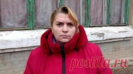 «Могилу копали под обстрелами»: солдаты ВСУ расстреляли мужа беженки из Селидово. Жительница города Селидово Юлия рассказала RT, как украинские военные перед отступлением убивали мирных граждан. Её мужа и двух соседей солдаты ВСУ расстреляли возле подъезда. Читать далее
