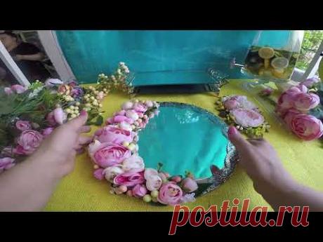 Bu videomuzda söz nişan tepsisi süsledik. Çiçeklerimizi keçe üstünde tasarlayıp istediğimiz yere yapıştırıyoruz. Hem pratik hem kolay bu yöntemle tepsiniz kı...