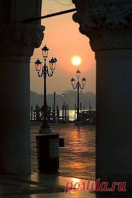 Venice, Italy, province of Venezia Veneto|Katia Meirelles приколол(а) это к доске Fotos