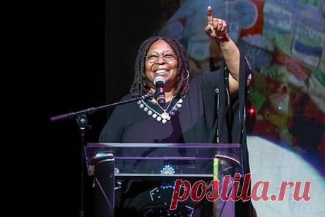 Вупи Голдберг удивилась реакции зрителей на чернокожих хоббитов. Американская актриса Вупи Голдберг удивилась реакции зрителей на чернокожих хоббитов в сериале «Властелин колец: Кольца власти». Артистка предложила найти работу критикам этих персонажей и напомнила, что харфуты не являются настоящими созданиями. Она заявила, что фэнтези пытается создать лучший мир.