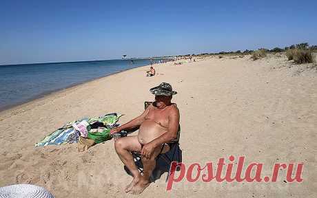 Путешествие по Крыму, с палаткой на море, поселок Молочное /
В один из выходных дней в средине августа, собрав все необходимое для отдыха на море с палаткой отправились в путь мимо городов Саки и Евпатория. Решили поехать на песчаные  и &quot;дикие&quot; пляжи села Молочное. Эти песчаные пляжи Крыма давно облюбовали любители палаточного отдыха. В свою очередь, летом здесь образуются стихийные палаточные городки.