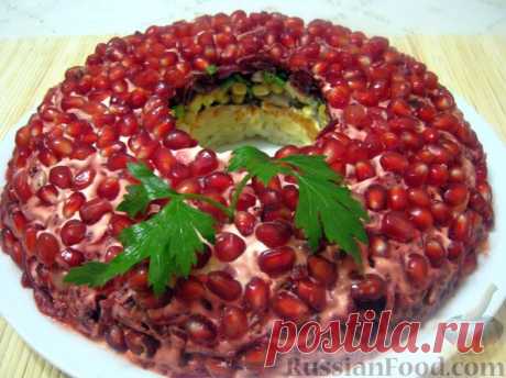 Рецепт: Салат "Гранатовый браслет" со шпротами на RussianFood.com