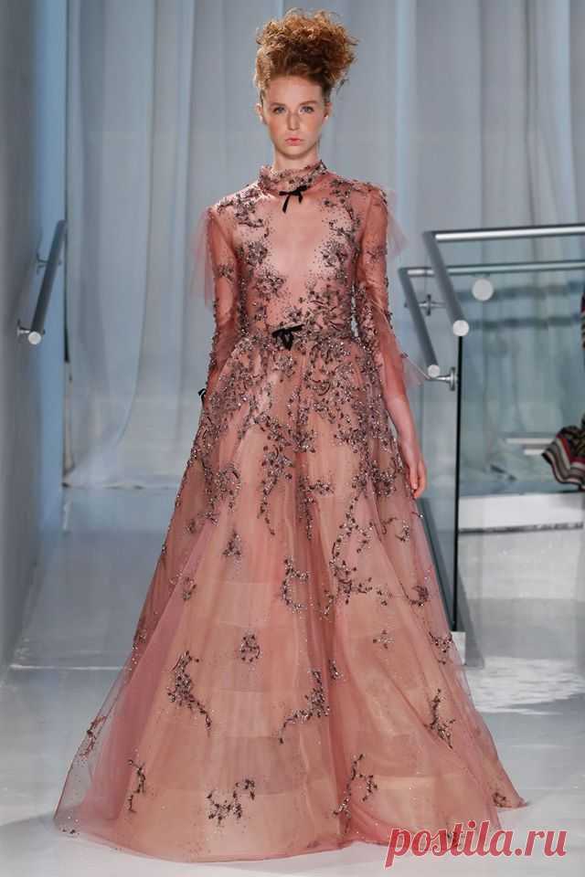 (8) ValentinFashion