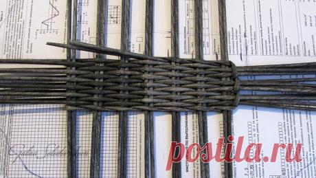 Плетение нижней части хлебницы.