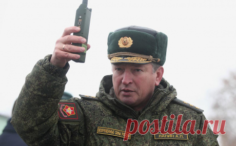 Песков напомнил о секретных указах после вопроса о назначении Лапина. Кремль не может подтвердить или опровергнуть назначение генерал-полковника Александра Лапина руководителем главного штаба Сухопутных войск, так как указ об этом не публиковался.