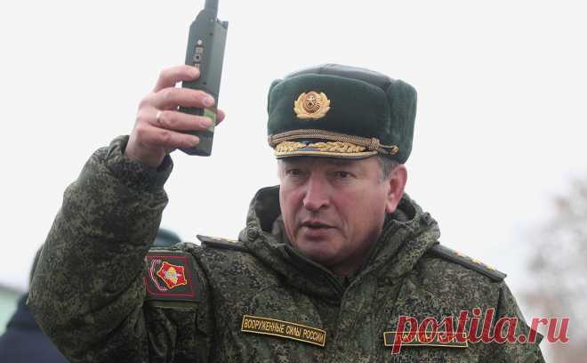 Песков напомнил о секретных указах после вопроса о назначении Лапина. Кремль не может подтвердить или опровергнуть назначение генерал-полковника Александра Лапина руководителем главного штаба Сухопутных войск, так как указ об этом не публиковался.