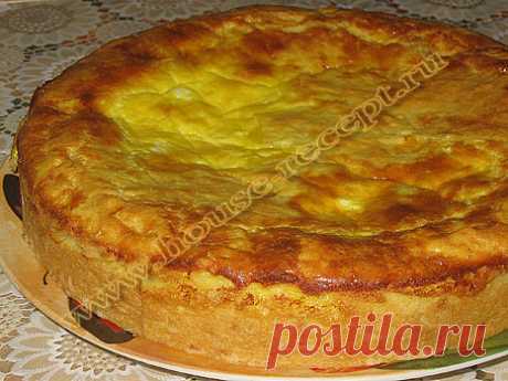 Пирог с грибами, луком и сыром.