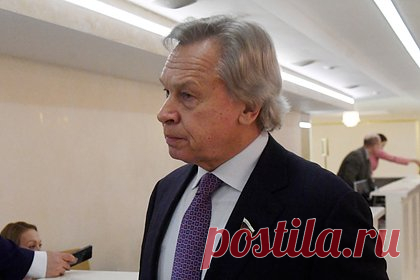 В Совфеде заявили об объединении России с арабским миром против США. Часть арабского мира объединилась с Россией «против диктата США». Об этом заявил сенатор Совфеда Алексей Пушков. По мнению политика, Вашингтон делал ставку на снижение цен на нефть, в том числе и для подрыва доходов России, однако в реальности Соединенные штаты получили противоположный результат.