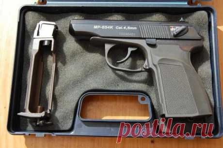 Боевая скорострельность ПМ - сколько выстрелов в минуту? Пистолет Макарова (ПМ 9 мм) – полуавтоматический пистолет, в 1951 году пришедший на смену пистолету ТТ и револьверу системы Нагана. Его разработал Макаров Николай Федорович, советский конструктор, так...