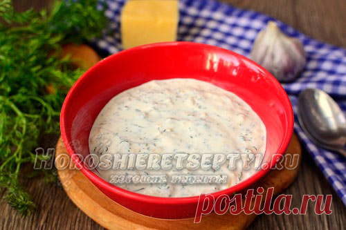 Сметанный соус рецепт с сыром Этот пикантный, потрясающе вкусный соус из сметаны можно подавать к любым мясным или рыбным блюдам. Сметанный соус отлично сочетается по вкусу с отварными или обжаренными пельменями, а также с сочным …