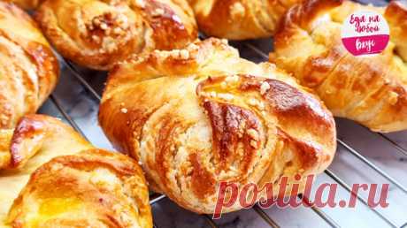 Вкусные булочки к праздничному столу. Как сделать сдобное тесто, чтобы пышно поднялось? Интересная выпечка к чаю. Свердловская слойка | Еда на любой Вкус MIX | Дзен