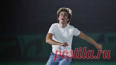 Кондратюк выиграл у Плющенко спор на $10 тыс., прыгнув десять тройных акселей подряд. Российский фигурист Марк Кондратюк выиграл спор у Евгения Плющенко. Читать далее