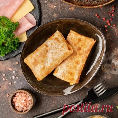 Яичные блины с сыром и ветчиной